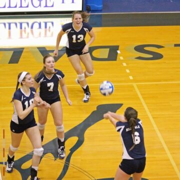 Charger volleyball ‘buckles down’