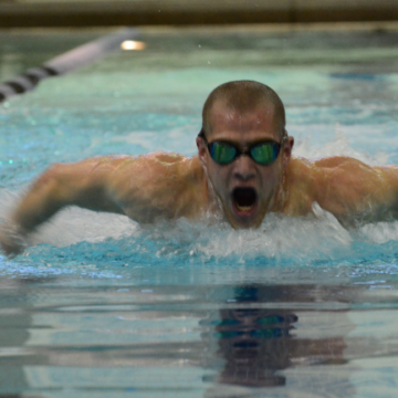 Doug Williams wins triathlon
