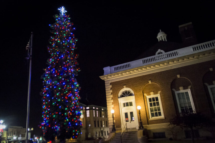 The City prepares for Christmas with lights parade