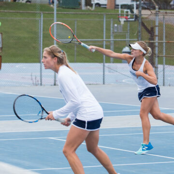 Women’s tennis can’t find traction away from home