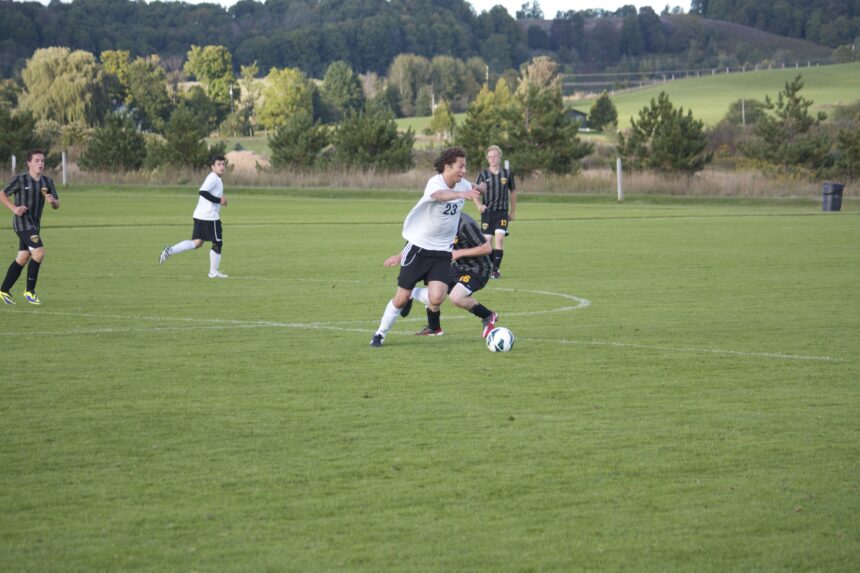 Men’s soccer club looks to compete against varsity competition