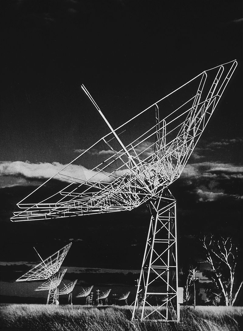 A radio array (John Paul Wild/Wikimedia Commons) College radio station dedicated
