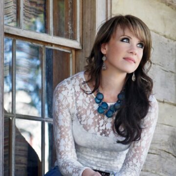 Jessie Lee Cates: country singer tops international charts — Collegian scores exclusive interview with up-and-coming artist