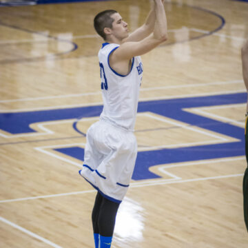 Men’s basketball pushes season-opening win streak to three games