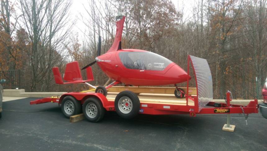 College supporter flies handmade gyrocopter around country