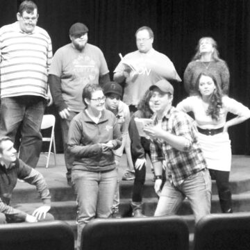 sauk Mash Jonesville’s Sauk Theatre brings ‘M.A.S.H.’ to campus