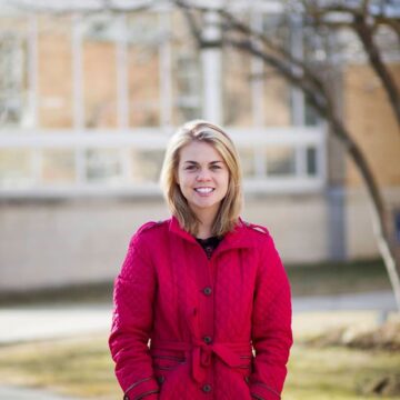 Senior Savanna Wierenga wins prize for small business plan, ‘Ecoliners’