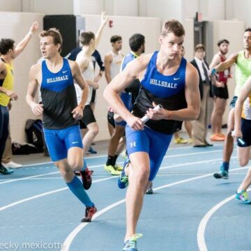Men’s track breaks records, chases qualifying times for nationals