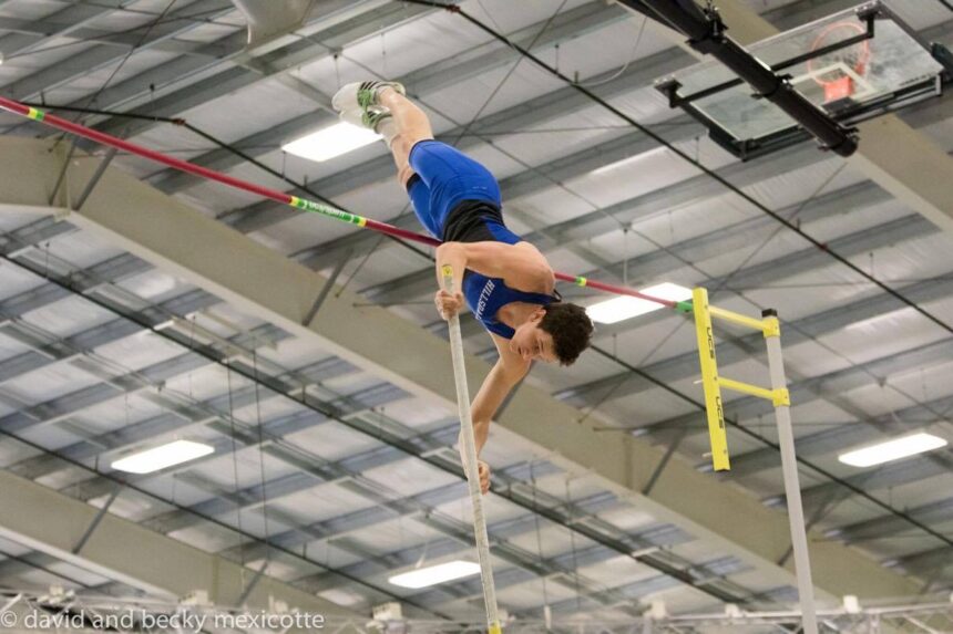 Men’s track takes third at GLIACs