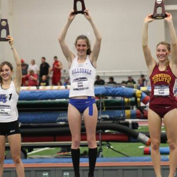 12829394_943788242387033_2333883766954579272_o Women’s track takes second at nationals