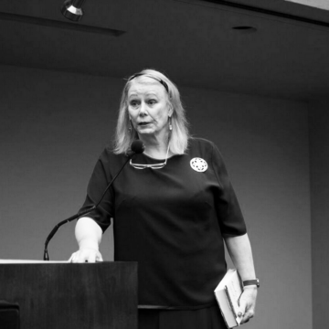 Renowned economist speaks on campus