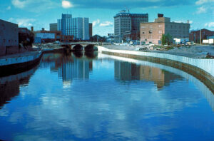 1024px-Flint_River_in_Flint_MIchigan