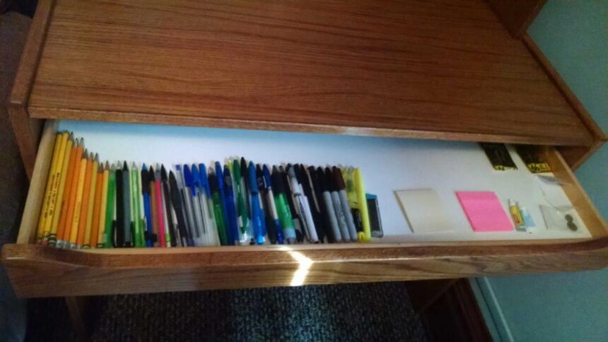 Students find creative ways to stay organized in school’s chaos
