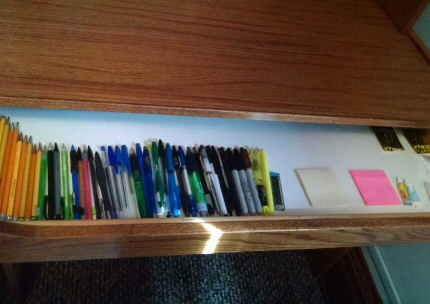 Students find creative ways to stay organized in school’s chaos