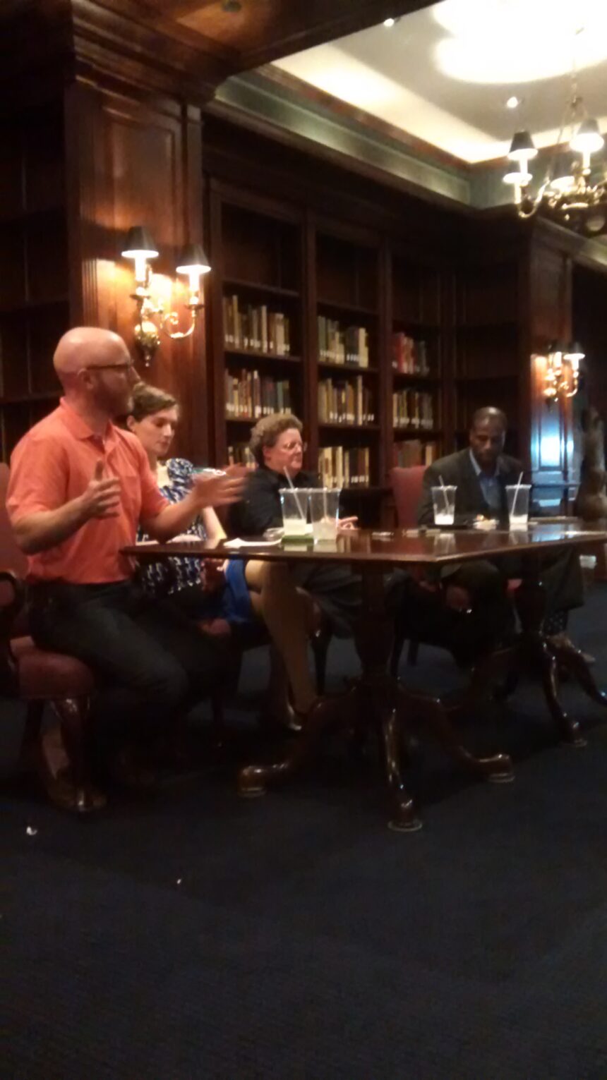 Hillsdating panel a smashing success