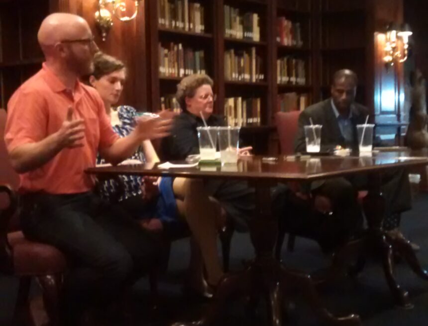 Hillsdating panel a smashing success