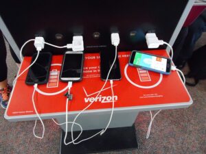 Phone_charging_station_at_Newark_airport