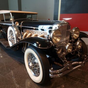 College to auction Duesenberg: Hillsdale to auction off classic car in July