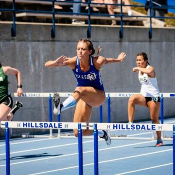 19 track athletes qualify for national meet