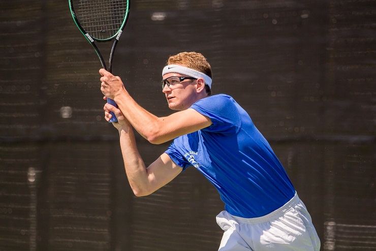 Senior Delp earns conference honors in men’s tennis victory