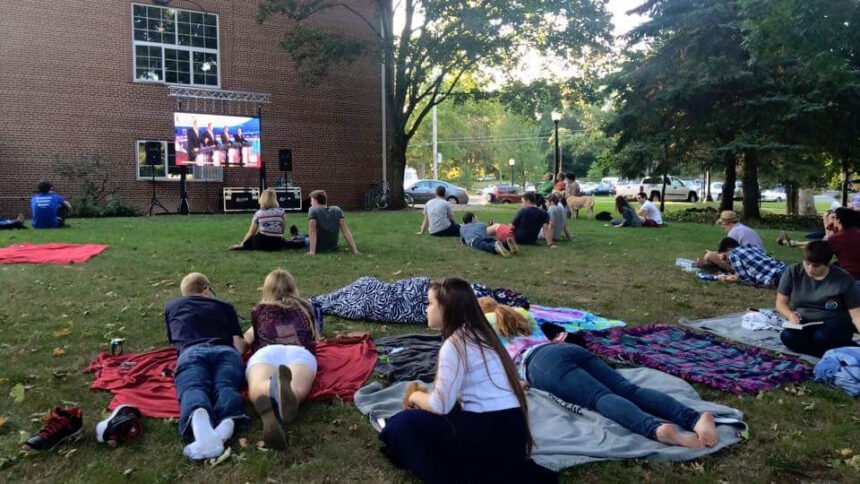 Galloway lawn to hold debate watch party