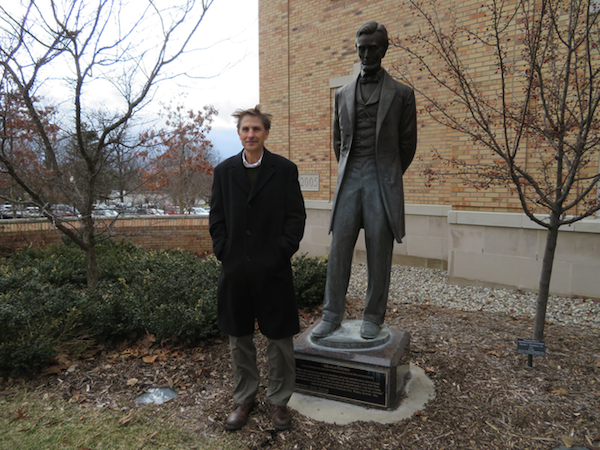 Meet the doppelgängers: Models give life to campus statues