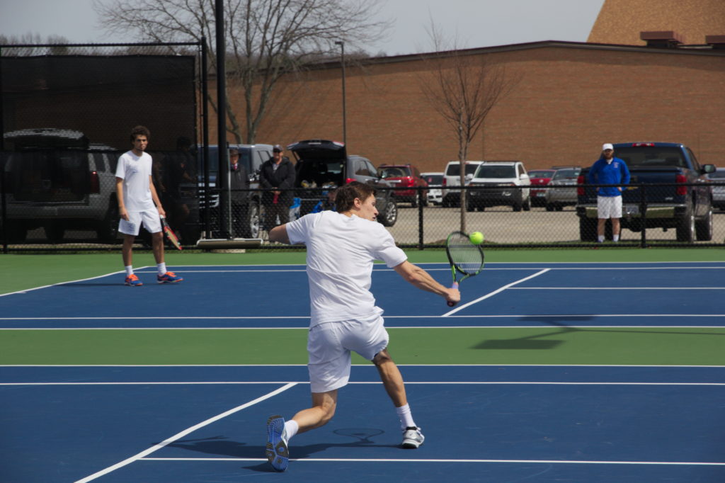 With 5-4 record, men’s tennis heads to GLIACs