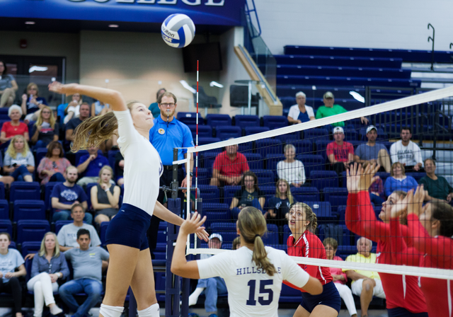Volleyball goes 4-0 en route to tournament victory