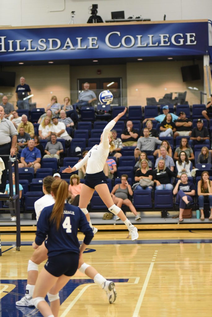 Volleyball continues G-MAC dominance,  prepares for the Midwest Regional Crossover