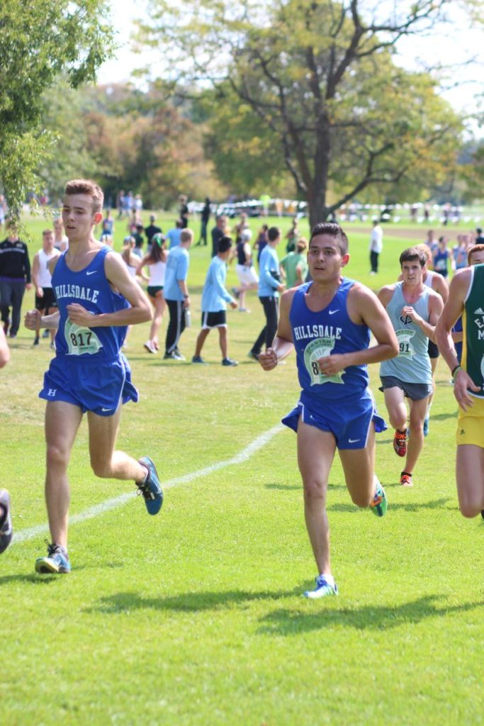 Men’s cross country closes season at Midwest Regional