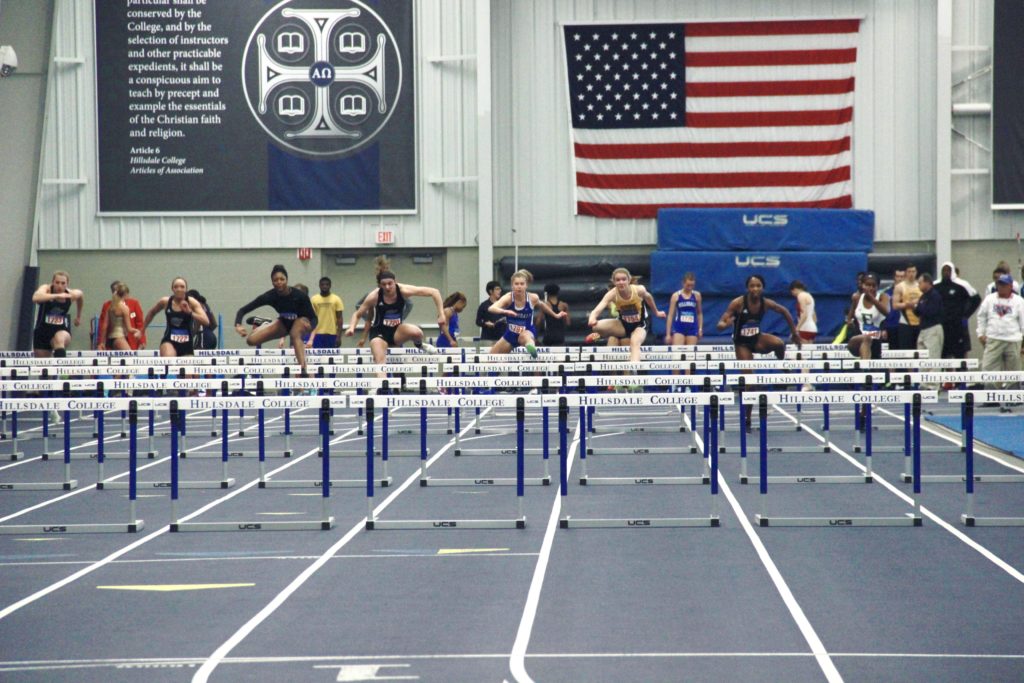 800 Athletes compete at Wide Track Classic; Distance teams shine for women’s track
