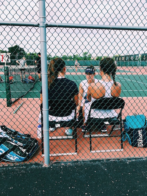 Women’s tennis wins a pair of home matches