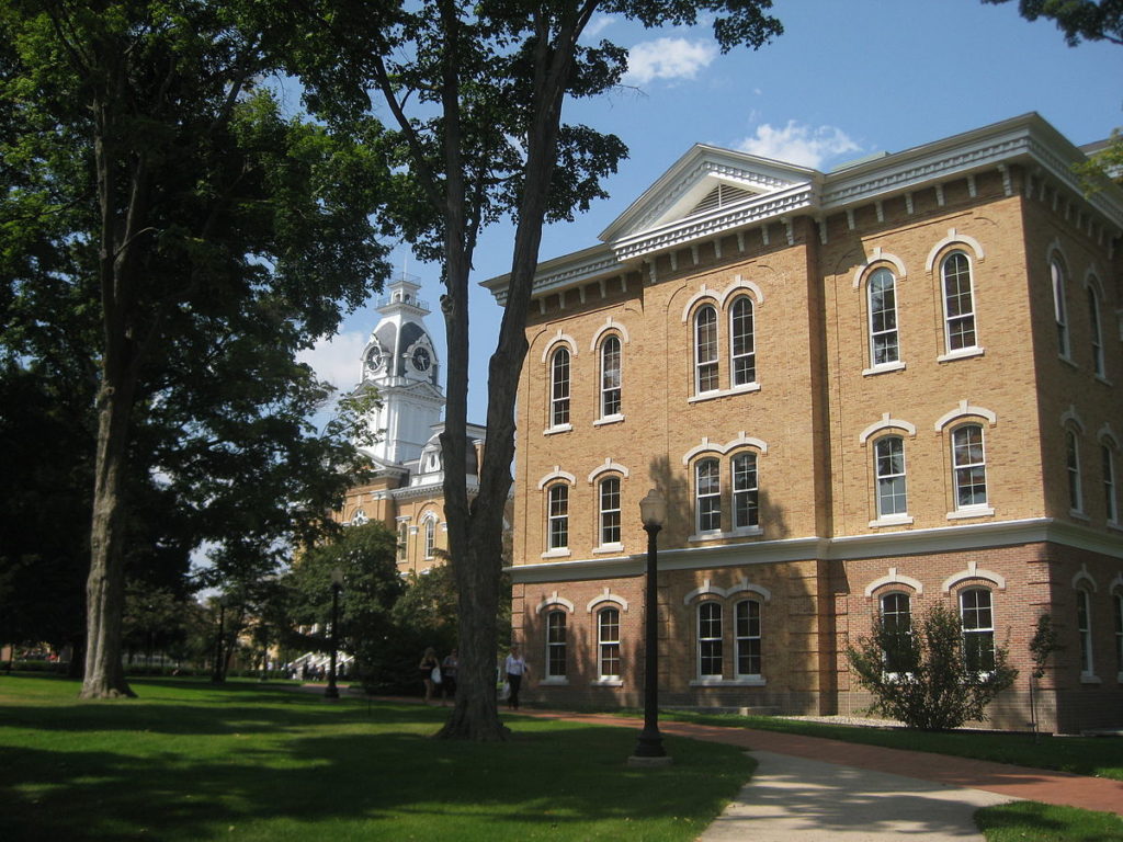 Hillsdale College approaches $1 billion net valuation