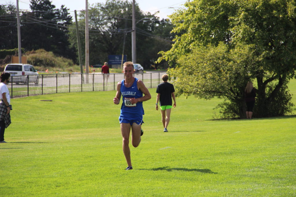 Humes finishes first at Knight Invitational