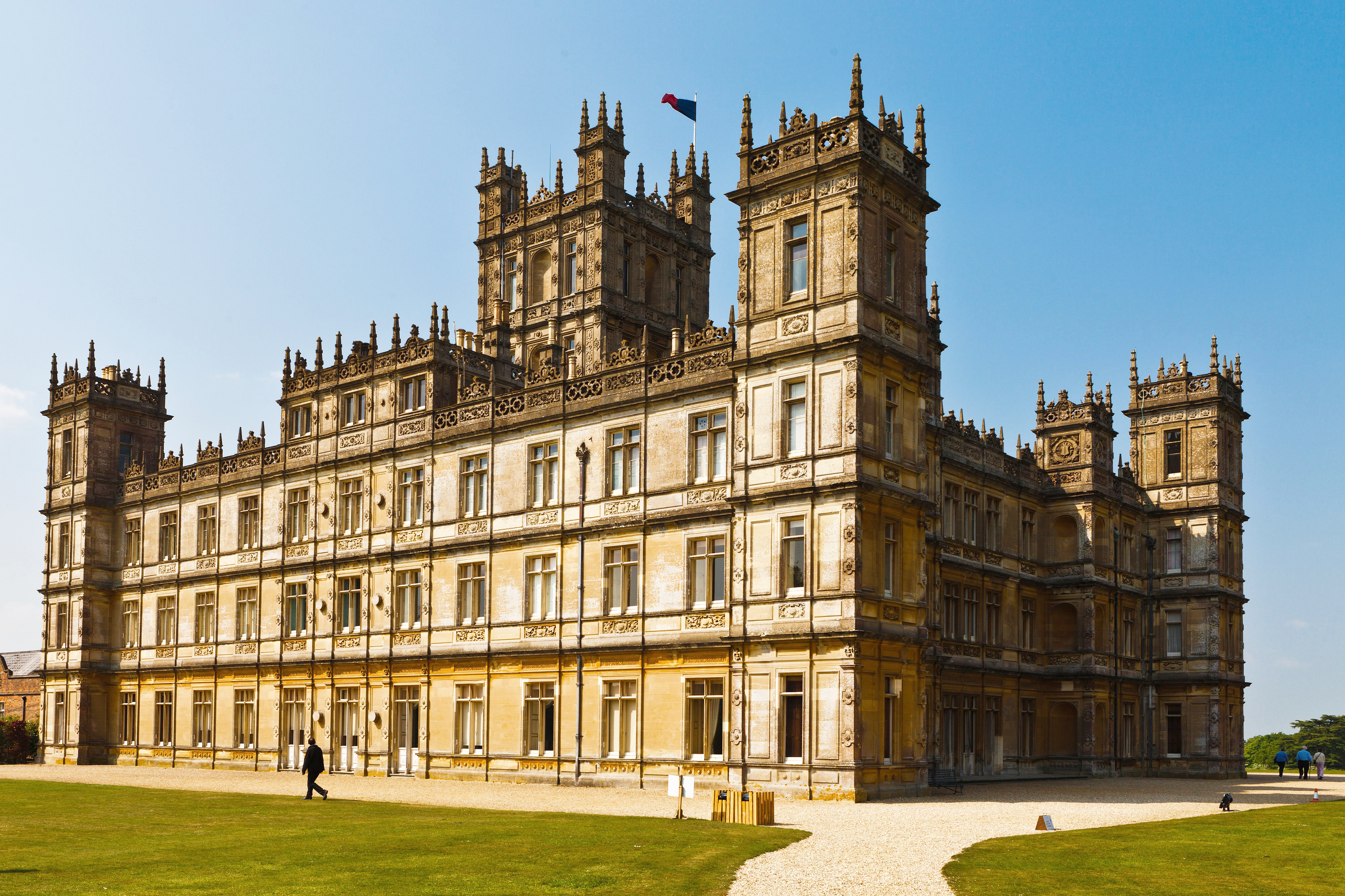 Downton returns for one long episode