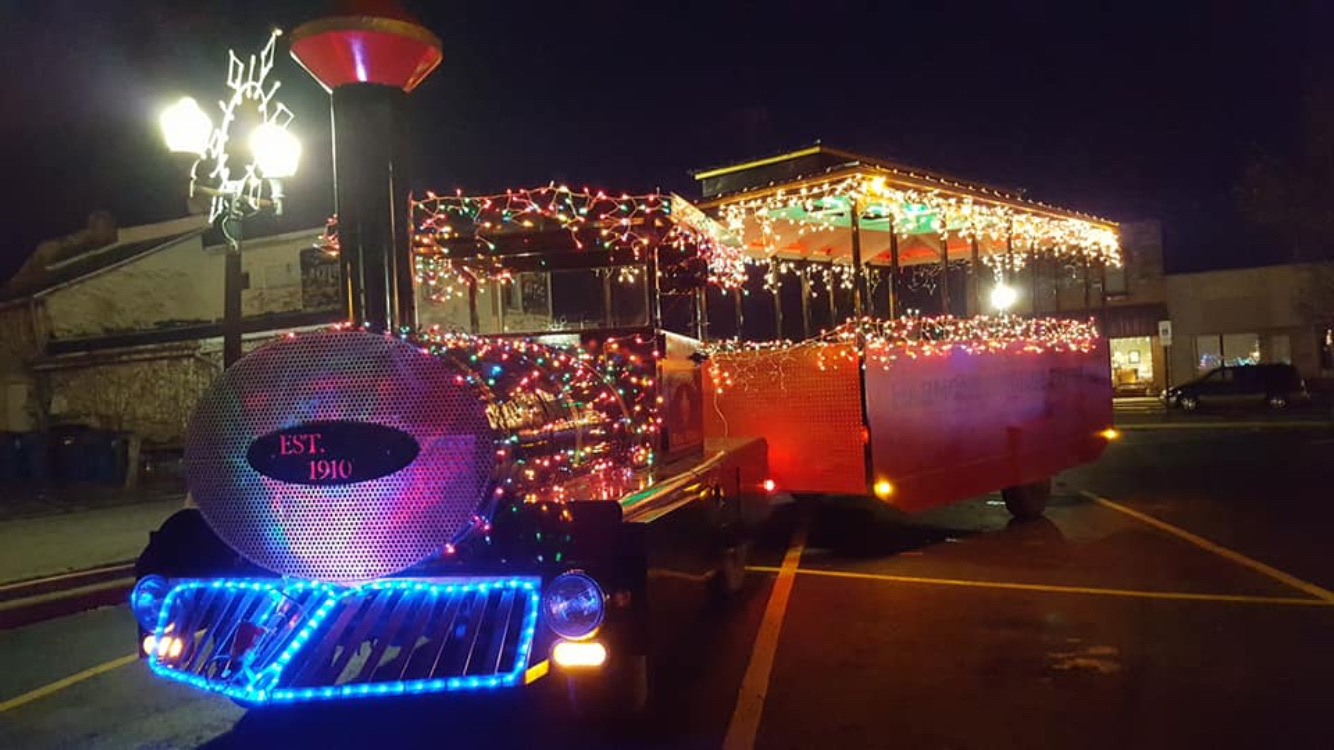 Hillsdale will celebrate Light Up Parade in downtown this Saturday