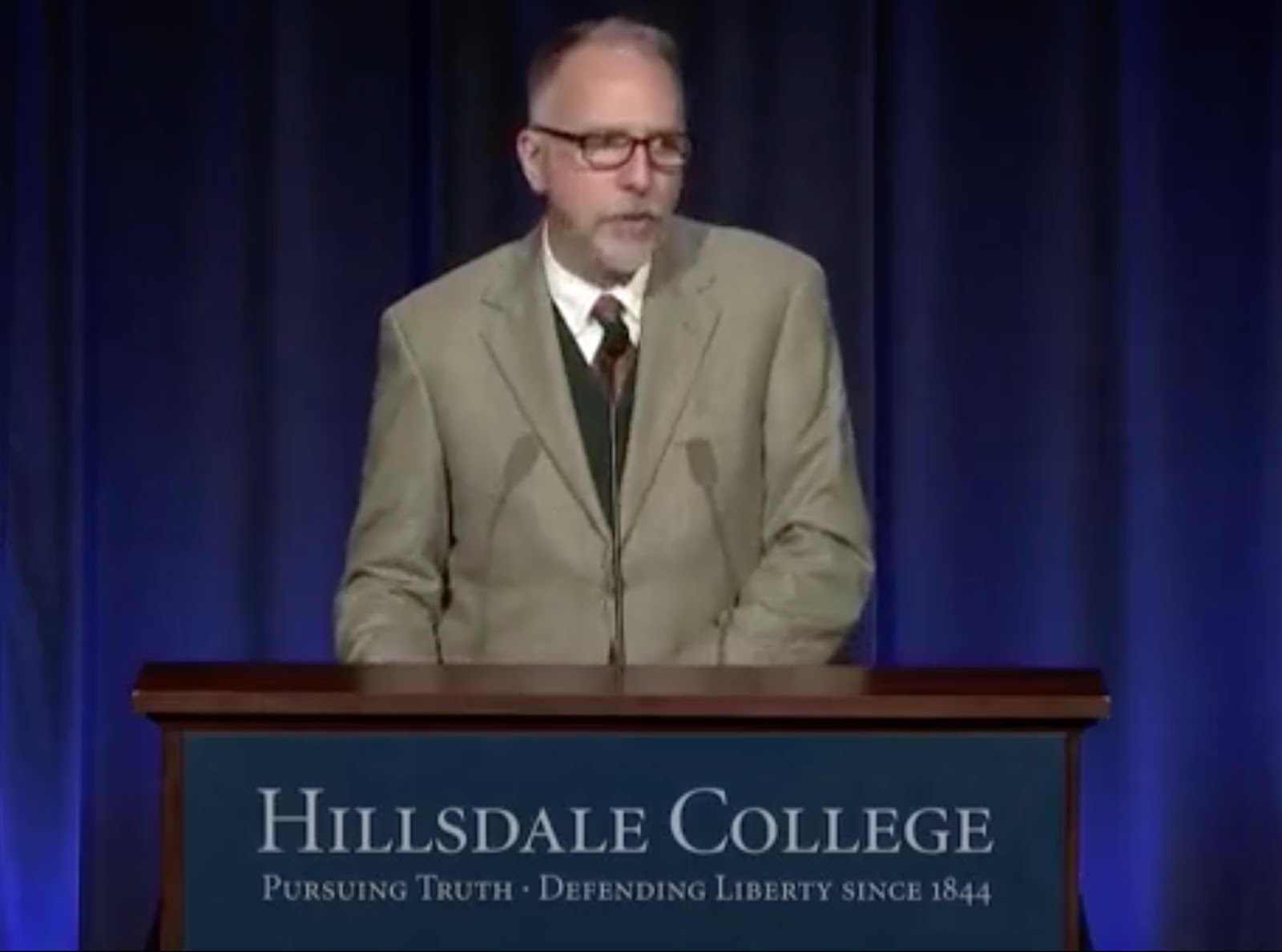 CCA speaker identifies flawed education  system as breeding ground for elites