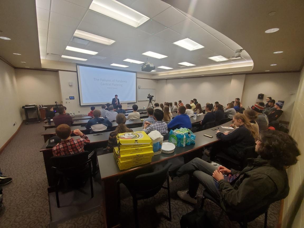 Praxis guest speaks on failures of pandemic response