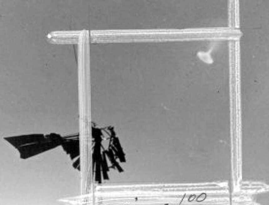 UFO-yo UFO breaks sound barrier