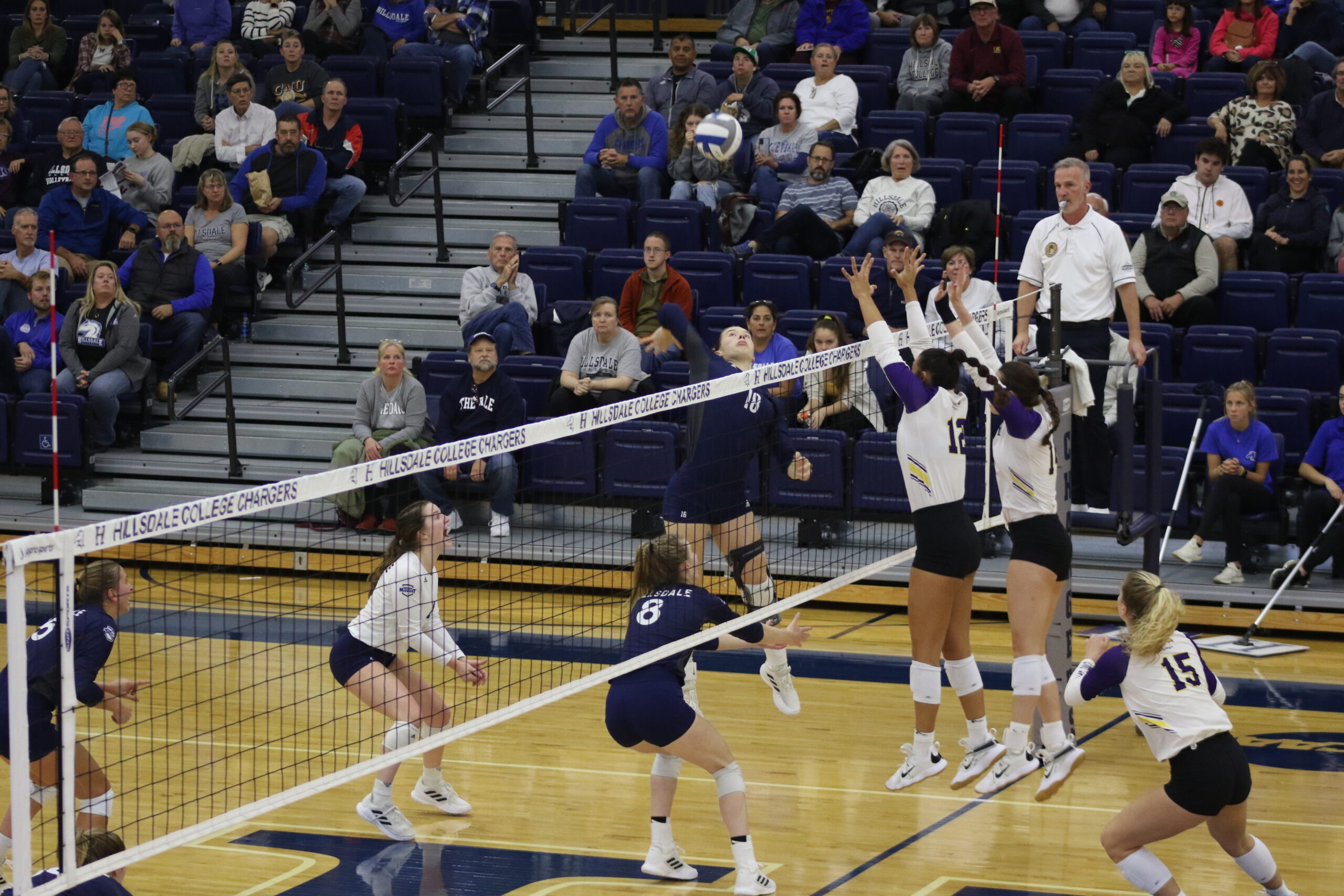 Volleyball goes 4-2, Mertz sets new all-time program mark for assists
