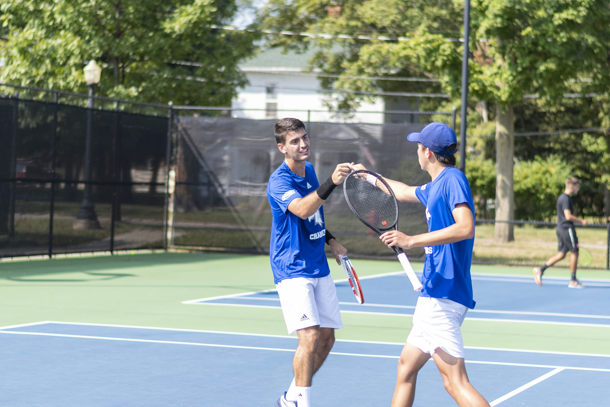 Hobbled by injuries, men’s tennis falls to 2-4