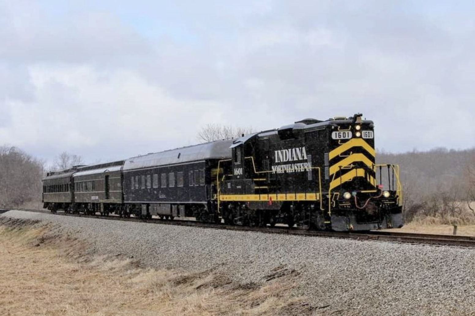 Recently-restored train car offers trips between Coldwater and Hillsdale