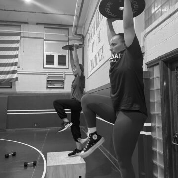 Sophomore lifts weights to lift up community