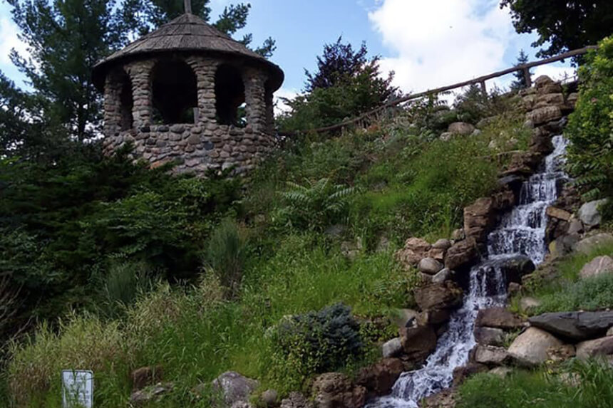 Legacy Board reveals senior class gift, Slayton Arboretum renovations