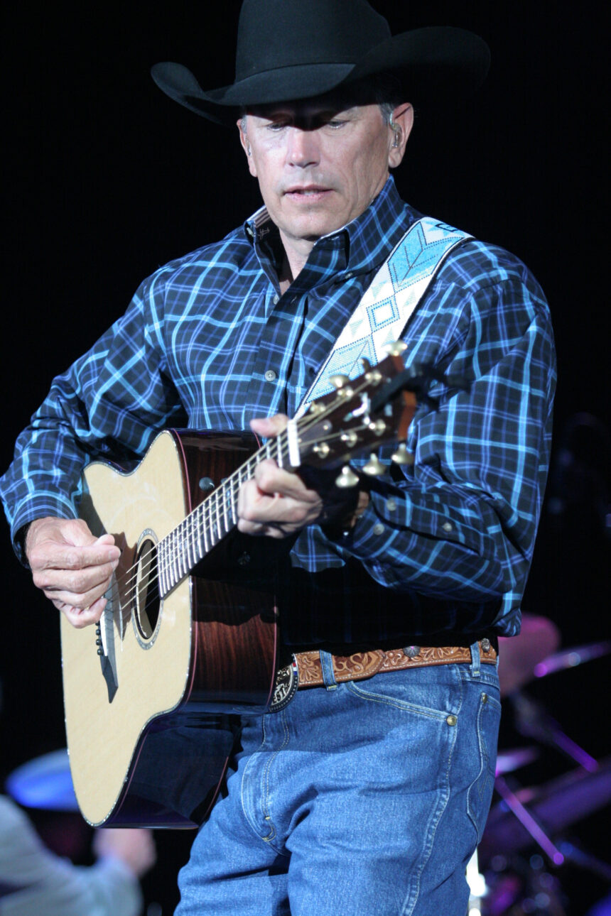 Strait saves country