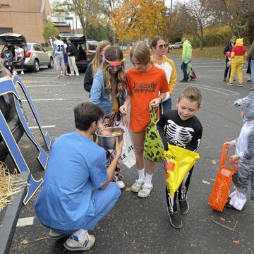 Students host annual trunk or treat