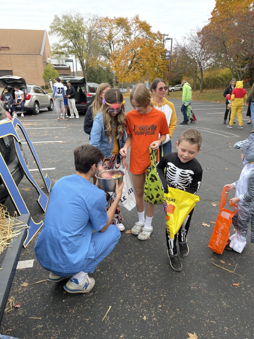Students host annual trunk or treat