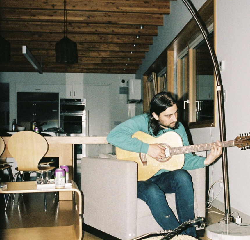 Noah Kahan’s newest ‘Stick Season’ is a love letter to the past