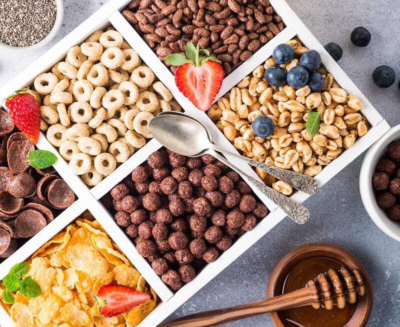 Hillsdale students celebrate first day of classes with cereal bar