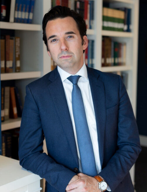 DC professor visits campus, speaks on leftist politics